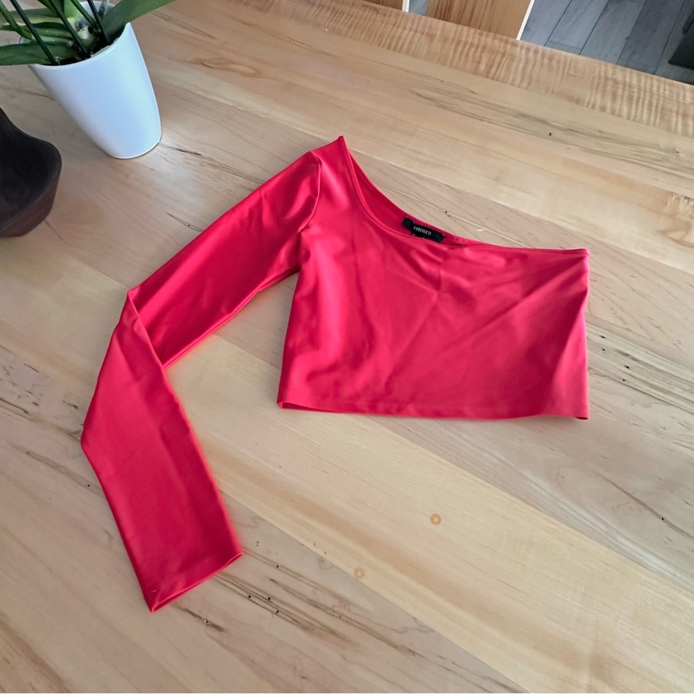 FOREVER 21 one sleeve crop top M